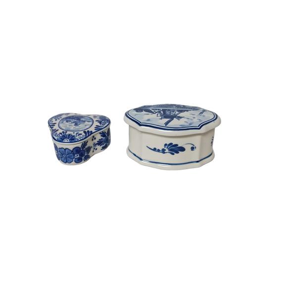 💙🤍Lot of 2 Vintage Delft Blue Hand Painted Trinket Boxes - Picture 4 of 11